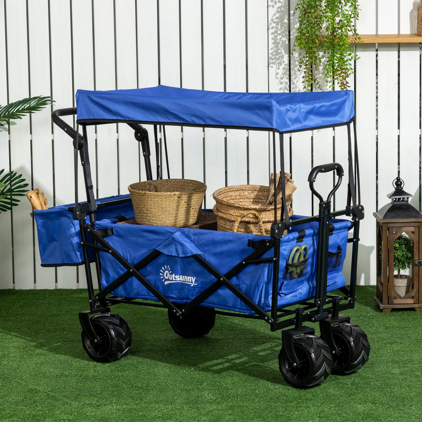 Outsunny Carrinho de Transporte Dobrável para Praia Campismo Viajem com Toldo Guiador Rodas Altura Ajustável Carga Máxima 68kg 117x55x98 cm Azul