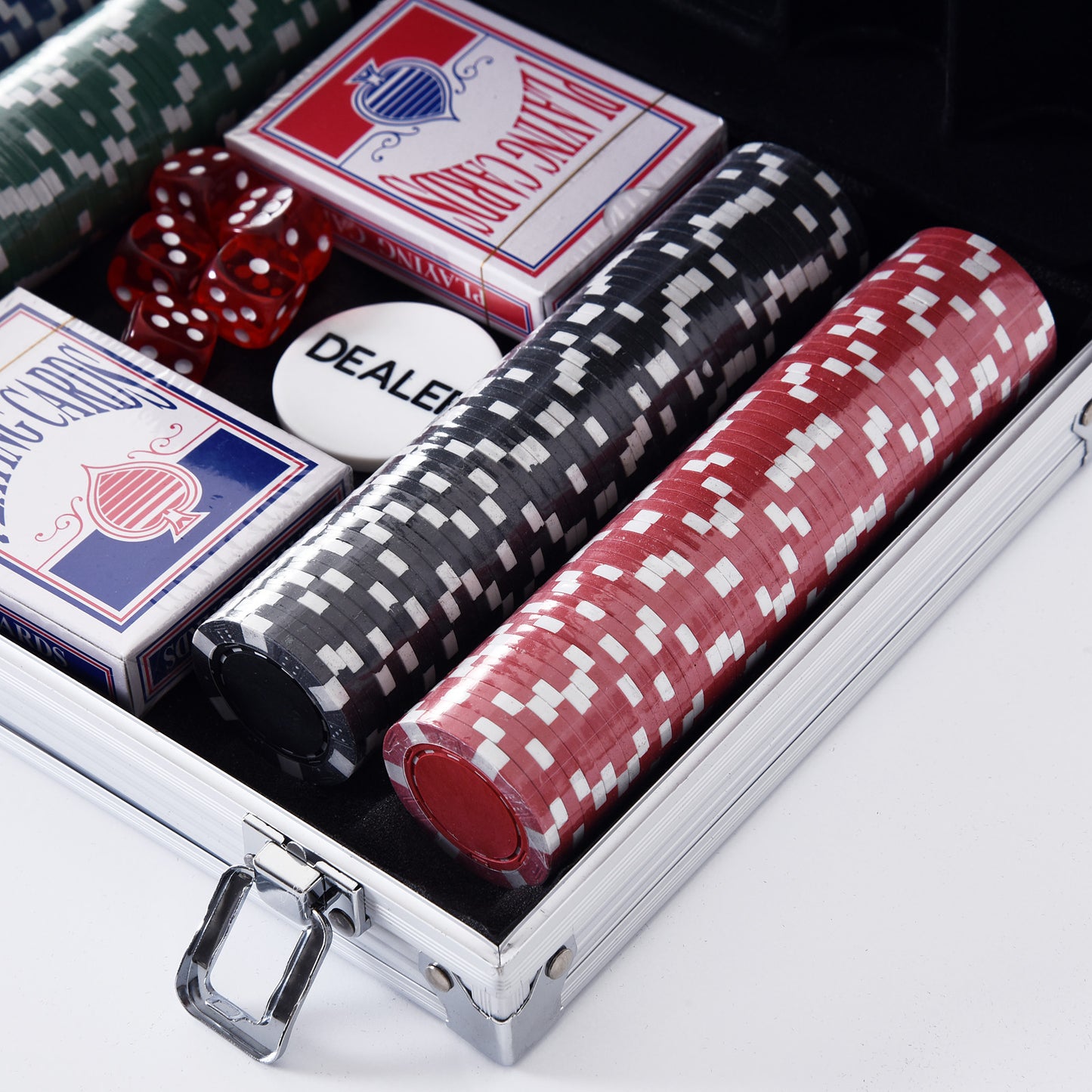 HOMCOM Mala de Poker Profissional com 200 Fichas Jogo de Pôquer Casino com Maleta de Alumínio 5 Dados 2 Baralhos de Cartas e 1 Ficha de Dealer 29,5x20,5x6,5cm Multicor