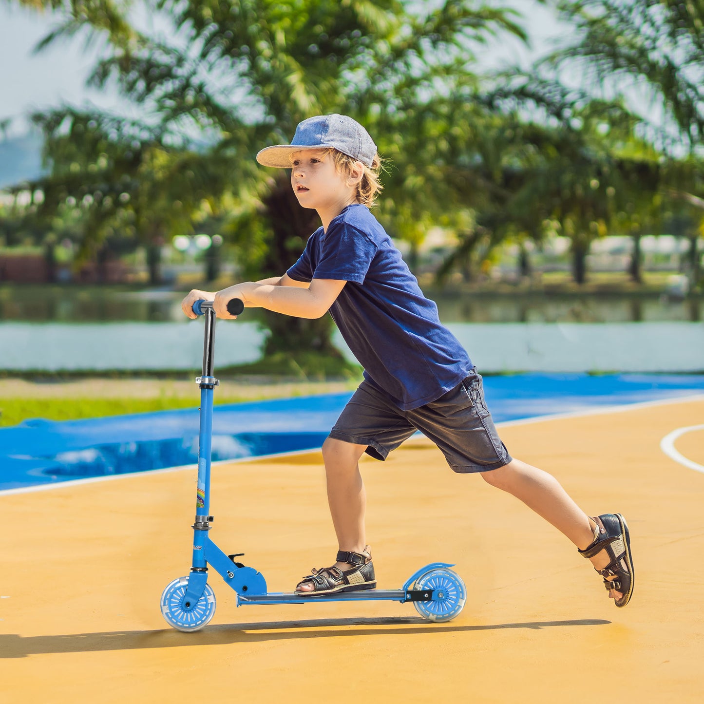 HOMCOM Trotinete para Crianças Dobrável Trotinete Infantil com Luzes e Música 4 Alturas Ajustável Rodas Brilhantes e Pedal LED para 3-7 Anos Carga 50 kg 67x32x65-78 cm Azul