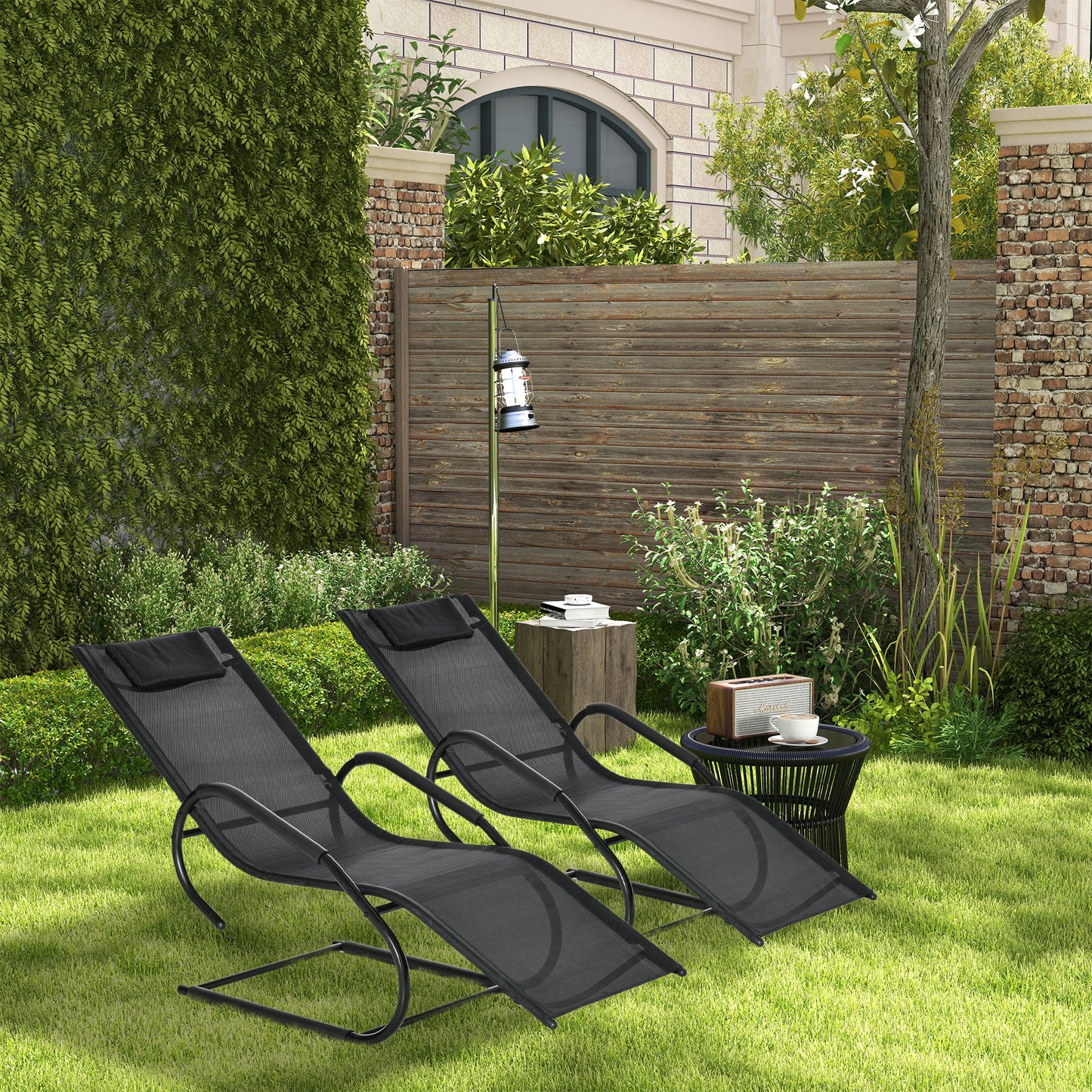 Outsunny Conjunto de 2 Espreguiçadeiras de Jardim Ergonómicas com Apoio para a Cabeça e Apoio para os Braços em Tecido Textilene Respirável para Terraço Pátio 59,5x160x83cm Preto