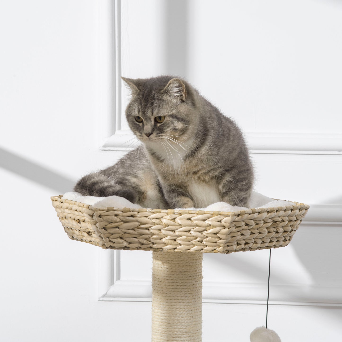 PawHut Árvore Arranhador para Gatos Médios Altura 119cm Torre para Gatos com Cama Superior Almofadas 2 Plataformas Poste de Sisal Caverna e Bolas Suspensas 50x50x119cm Bege e Creme