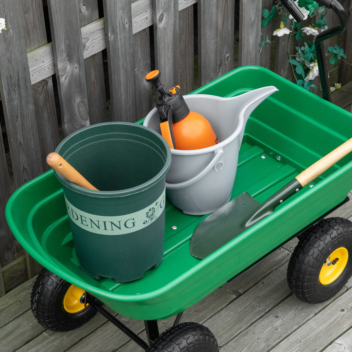 Outsunny Carrinho de Jardim com Caçamba Inclinável até 75° Carrinho de Mão com Guiador Ajustável e 4 Pneus Capacidade Máxima 75L Aço 109x52x94 cm Verde Escuro