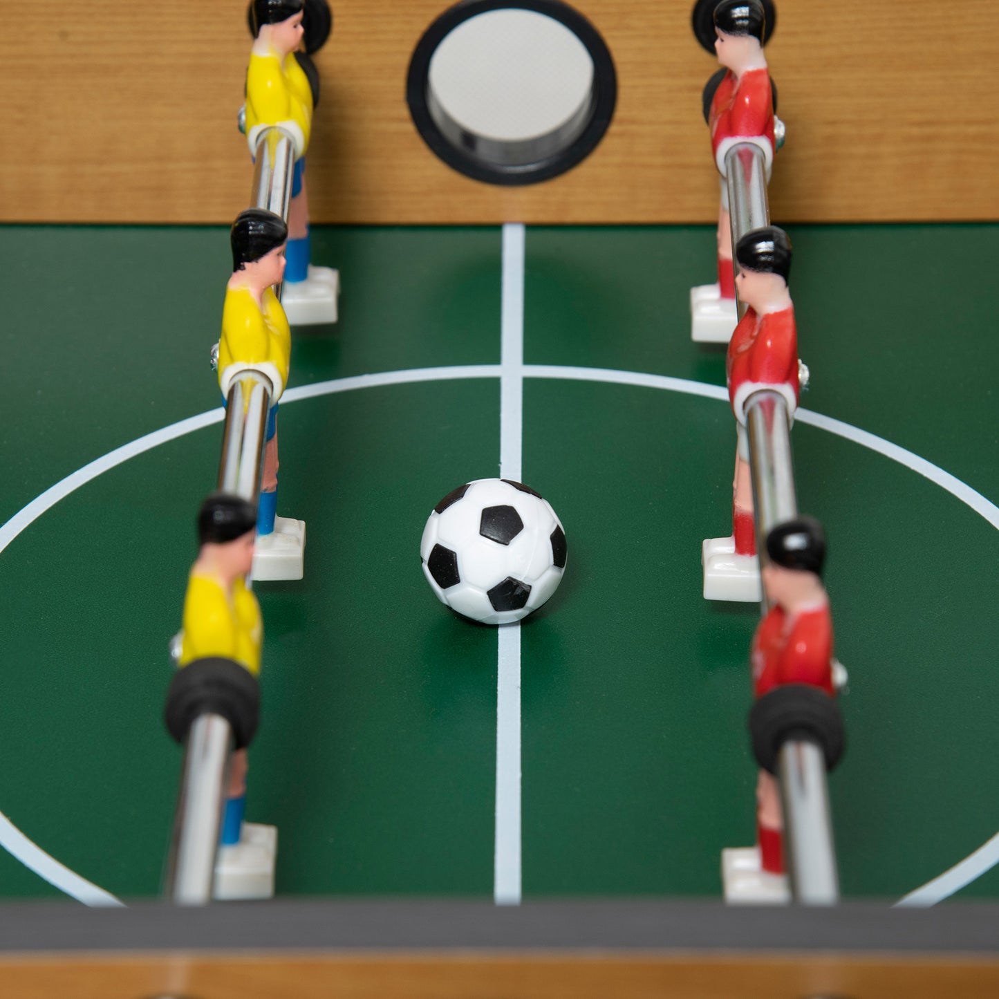 HOMCOM Matraquilho de Mesa para Crianças acima de 6 Anos Jogo de Mesa de Futbol de Madeira com 2 Bolas 6 Varas 2 Marcadores de Pontos 18 Jogadores 69x36,5x22cm Madeira