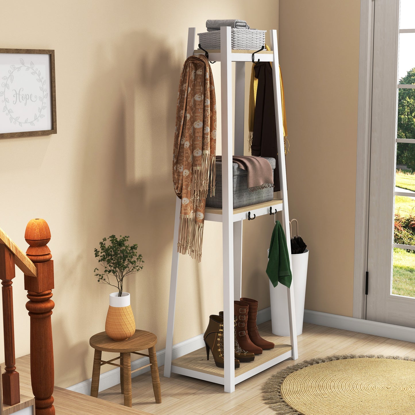 HOMCOM Suporte para Cabides de 3 Níveis Suporte para Cabides com 6 Ganchos e Prateleiras de Armazenamento para Entrada Corredor Quarto Sala 61x41x165 cm Natural