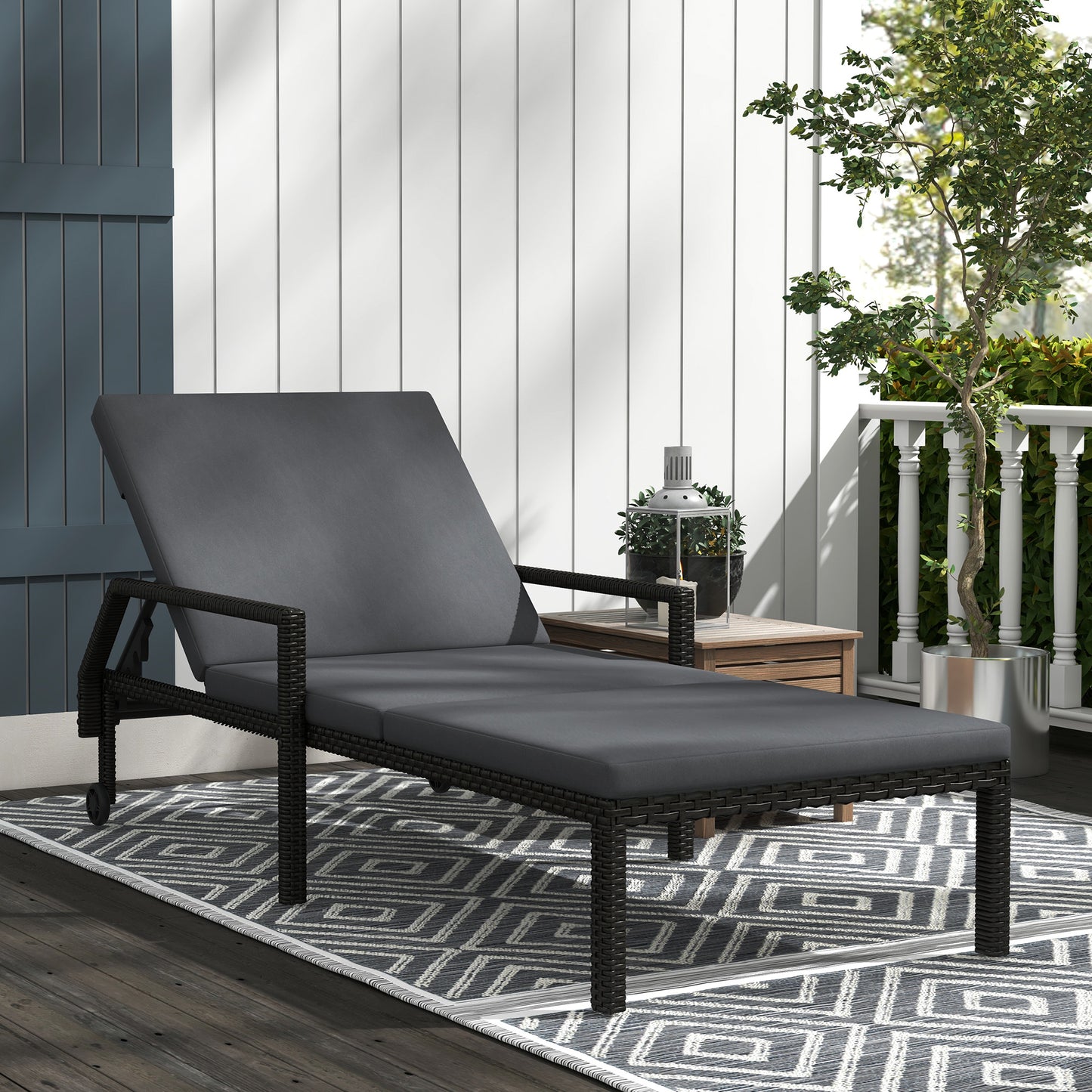 Outsunny Espreguiçadeira de Vime Chaise Longue de Jardim com Encosto Ajustável em 5 Posições Acolchoado e 2 Rodas Carga 120 kg 73x200x48 cm Cinza Escuro e Preto