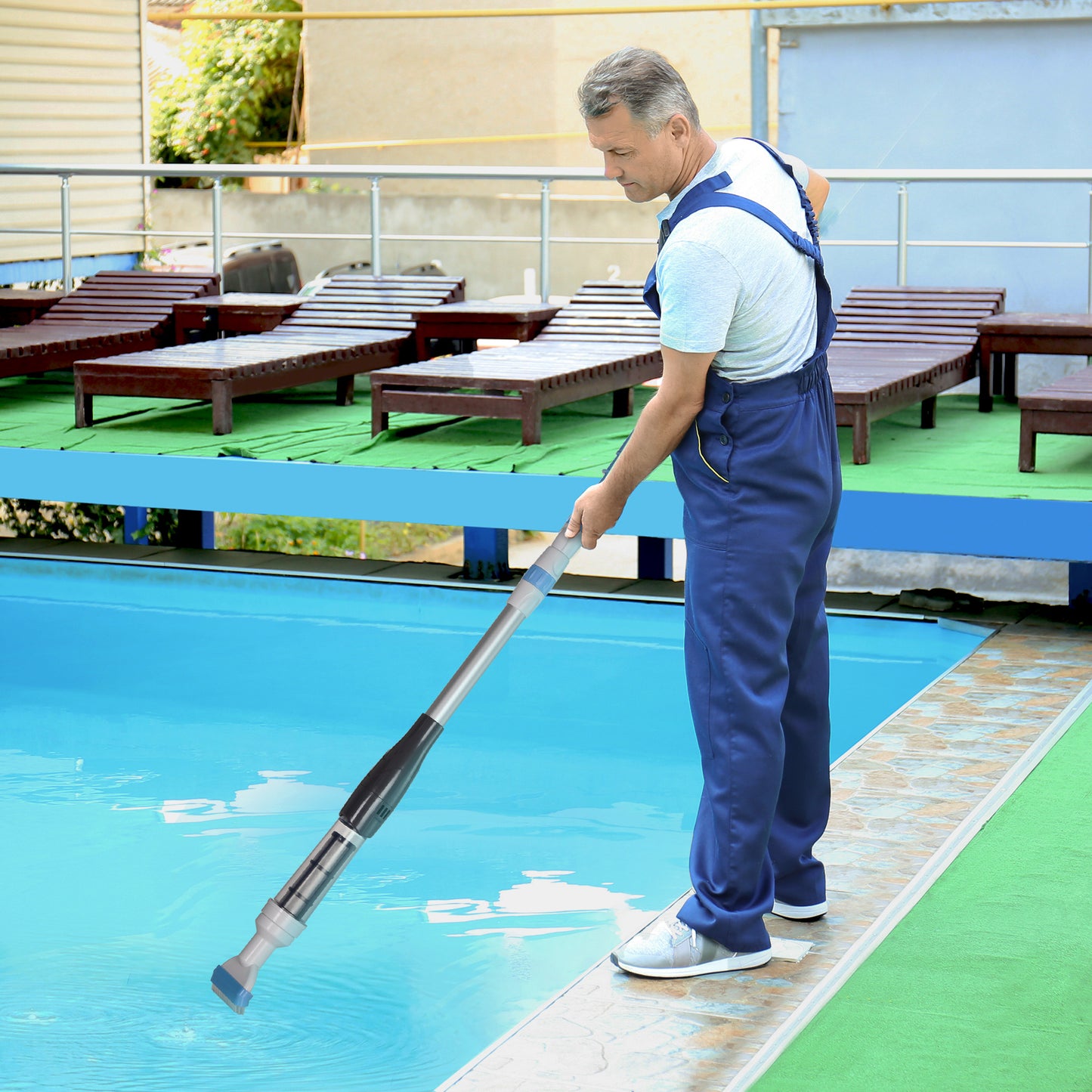 Outsunny Limpador Elétrico para Piscinas de Alumínio Aspirador de Piscina Manual com Escova e Poste Telescópico de 3 Sessões Ø6x162 cm Multicor